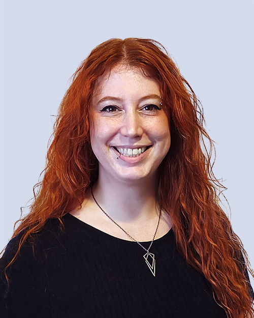 Lyz headshot photo